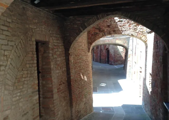 فندق مبيت وإفطار Casina Mazzuoli 3*