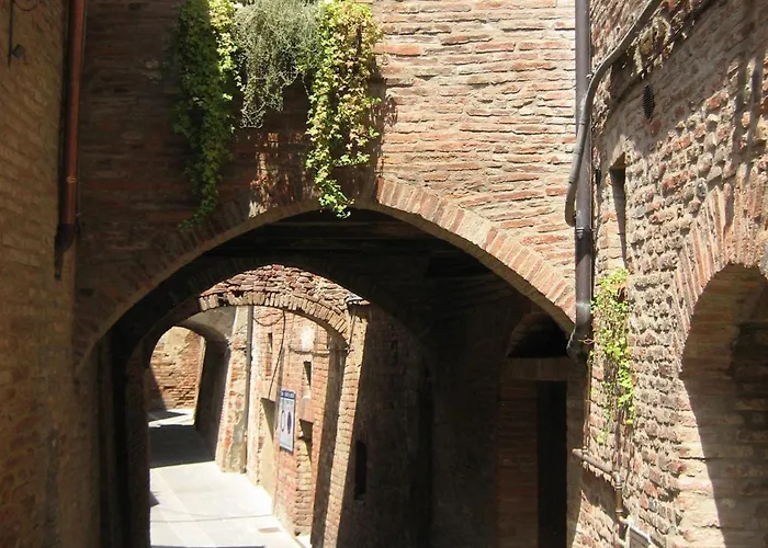 فندق مبيت وإفطار Casina Mazzuoli 3*