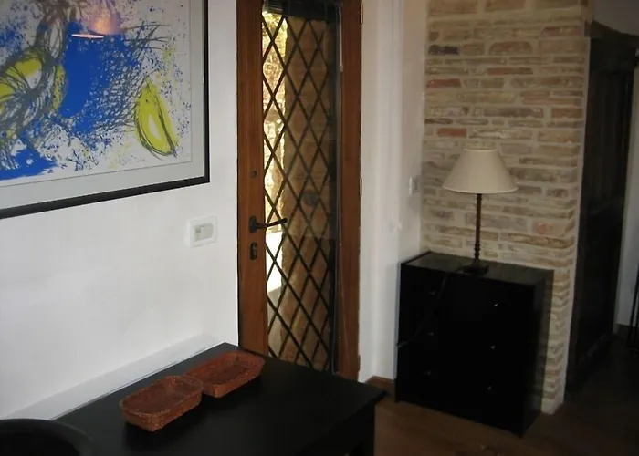 فندق مبيت وإفطار Casina Mazzuoli 3*